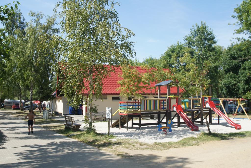 Holiday Resort & Camping Intercamp'84 ليبا المظهر الخارجي الصورة