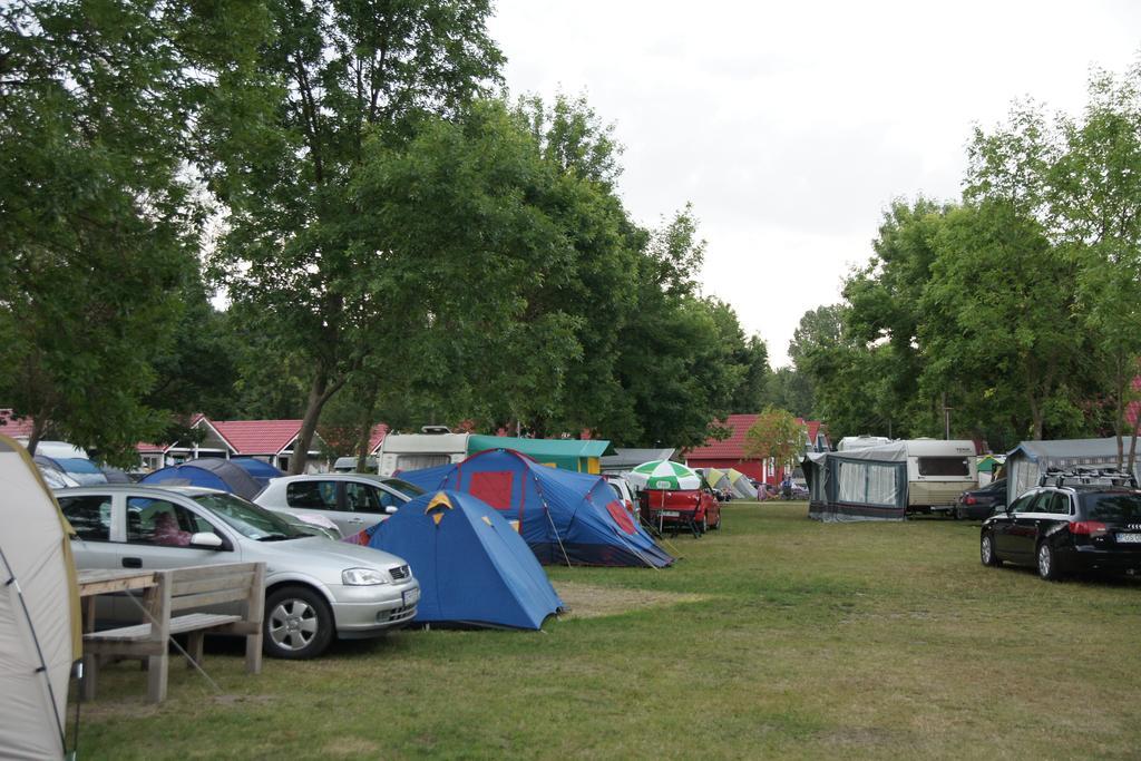 Holiday Resort & Camping Intercamp'84 ليبا المظهر الخارجي الصورة