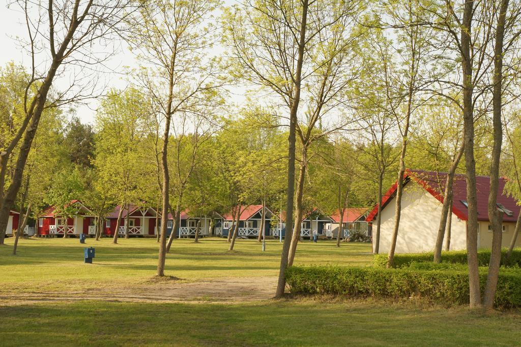 Holiday Resort & Camping Intercamp'84 ليبا المظهر الخارجي الصورة
