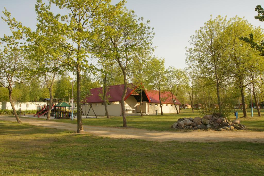 Holiday Resort & Camping Intercamp'84 ليبا المظهر الخارجي الصورة
