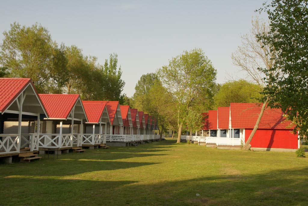 Holiday Resort & Camping Intercamp'84 ليبا المظهر الخارجي الصورة